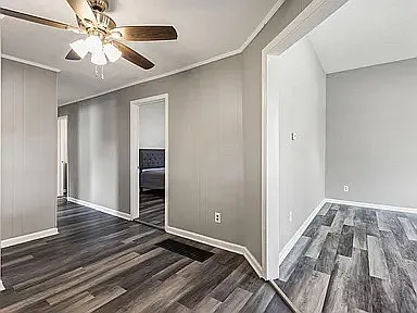 106 E Walnut St — Photo 3