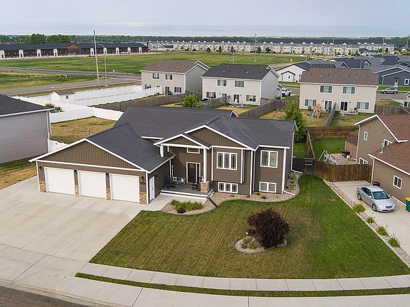2nd image of 3318 Dortmund Dr