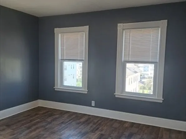 171 Vernon St #3, Worcester, MA 01610