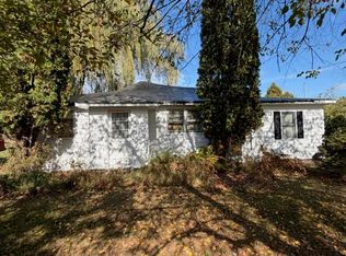 1561 E Croton Dr, Newaygo, MI 49337