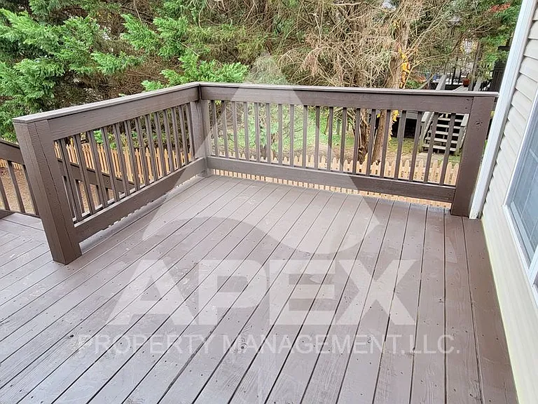 8140 Faircrest Ln — Photo 30