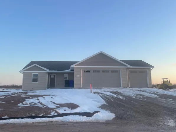 2101 White Dove Ln, Kaukauna, WI 54130