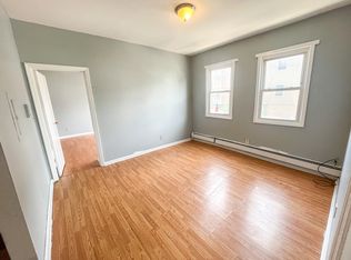 341 16th Ave #2R, Irvington, NJ 07111