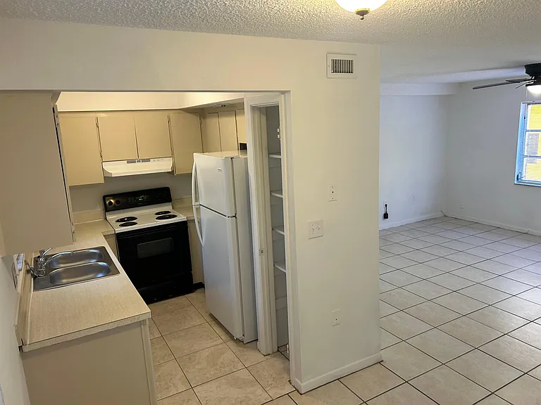 7025 Hibiscus Ave S #1 — Photo 7