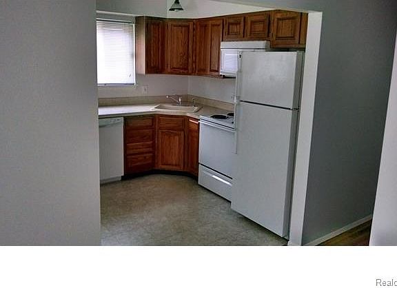 4th image of 27933 Greater Mack Ave
