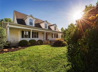 82 Lakeside Dr, Hurricane, WV 25526