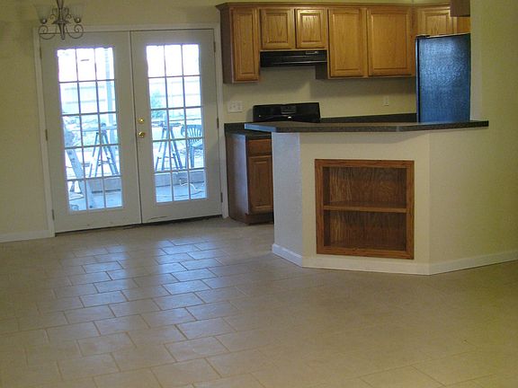 3rd image of 4325 Woodedge Dr