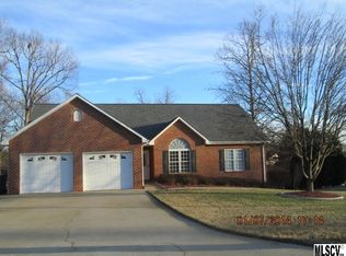 12 Candlewood Ct, Granite Falls, NC 28630