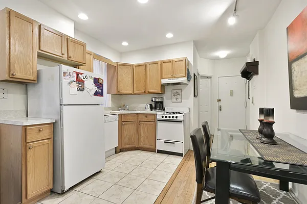 Rented by Citi Habitats | media 19