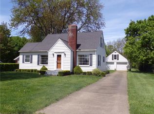 7356 Chestnut St, Fairview, PA 16415