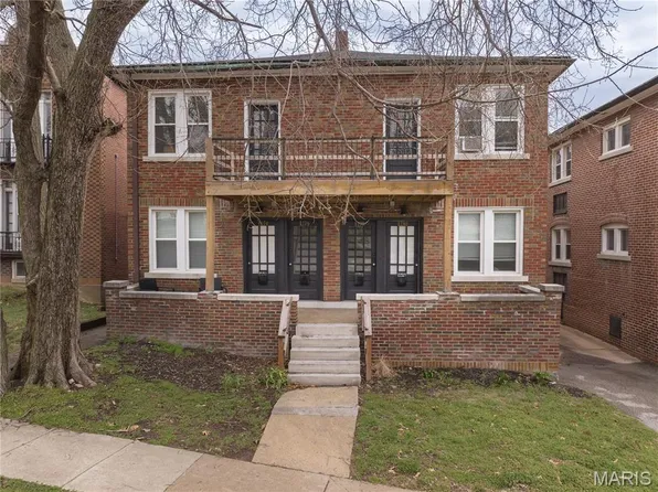 1274 Hawthorne Pl, Saint Louis, MO 63117