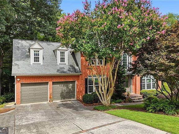 3rd image of 4865 Parkland Trl NE
