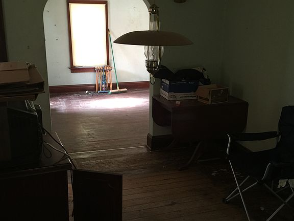 Dining room to living room