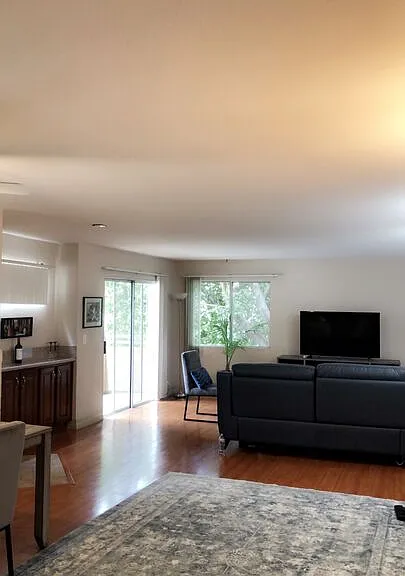 1200 S Shenandoah St #202 — Photo 4