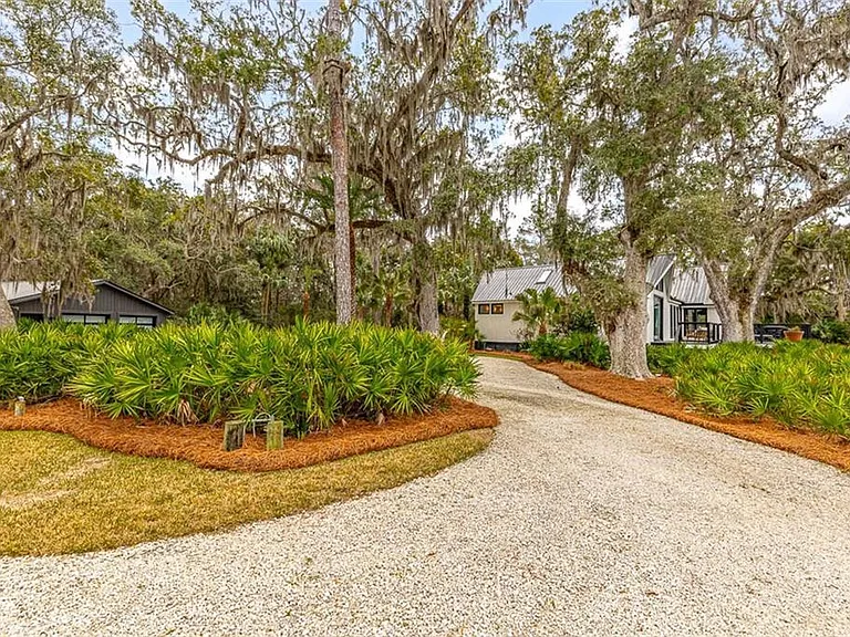 6201 Frederica Rd — Photo 57