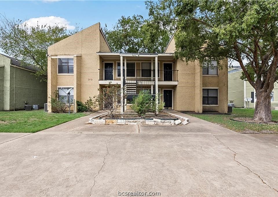 1st image of 313 Manuel Dr
