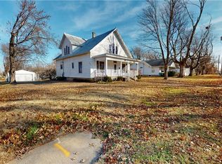 728 W Hunter St, Nevada, MO 64772