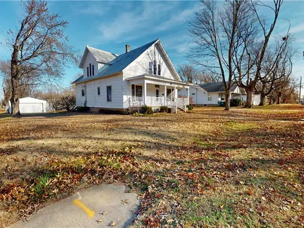 728 W Hunter St, Nevada, MO 64772