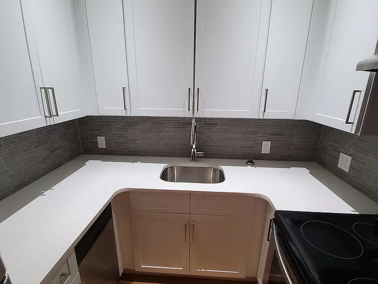 102 Somers St #4A — Photo 4