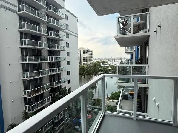 5085 NW 7th St APT 809, Miami, FL 33126