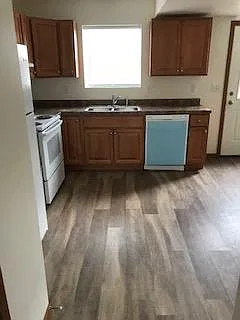 2 bed, 1.5 bath, 950 sqft, $950 — Photo 3