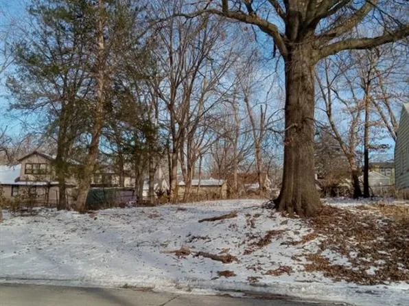 7315 Forest Ave, Kansas City, MO 64131