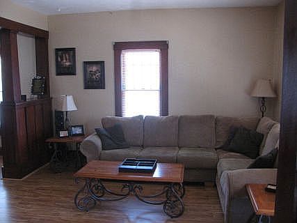 4th image of 210 W Jefferson St