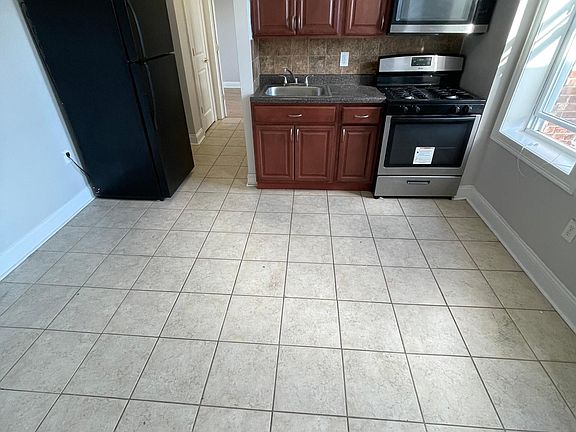 2nd image of 1062 W Side Ave APT 46