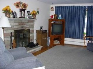 8 Birch Rd, Smithfield, RI 02828