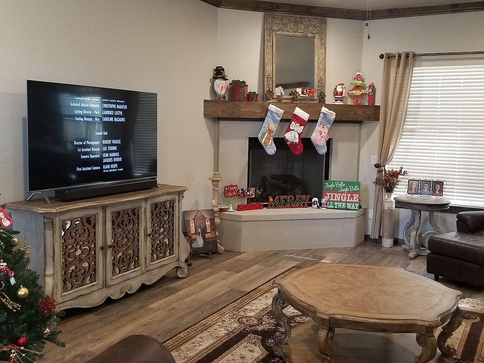 2nd image of 1203 Hanna Ln