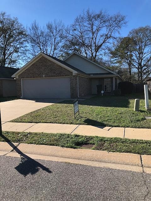 1st image of 136 Bradford Cir