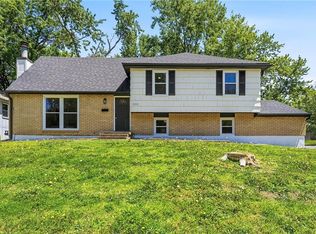 13309 Park Hills Dr, Grandview, MO 64030