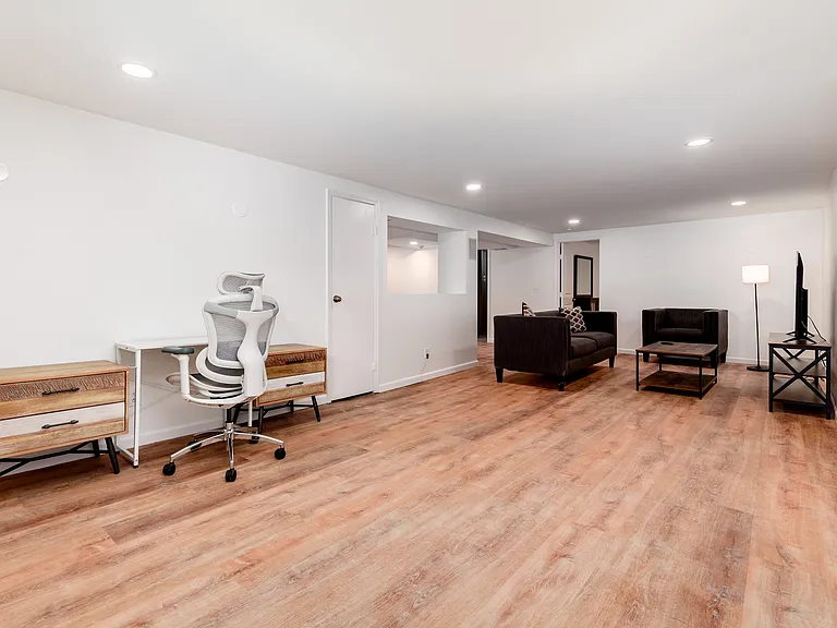 429 Slusser Ln — Photo 31