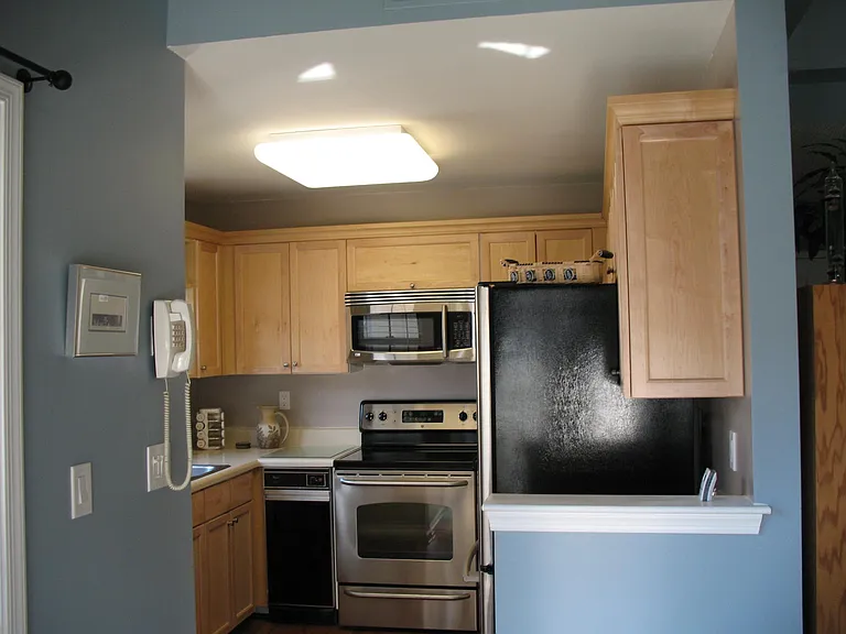 415 Harbour Point #304 — Photo 8