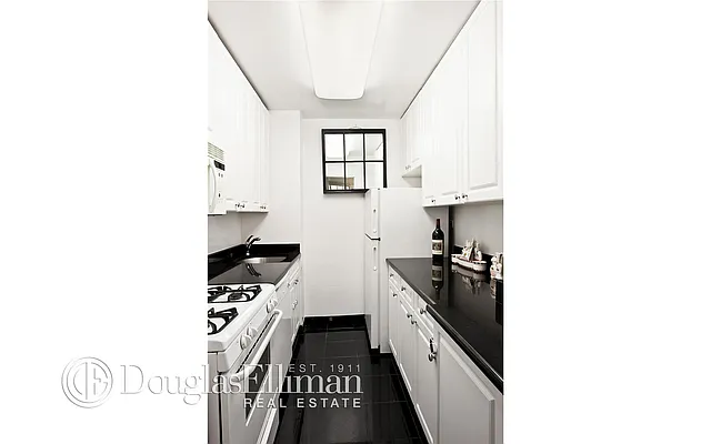 Sold by Douglas Elliman | media 19