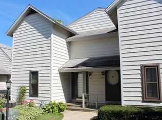 715 Wakefield Rd, Gurnee, IL 60031