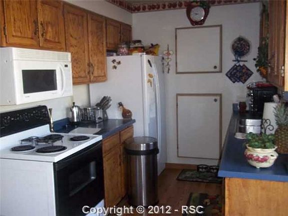 4th image of 4880 Irving Dr