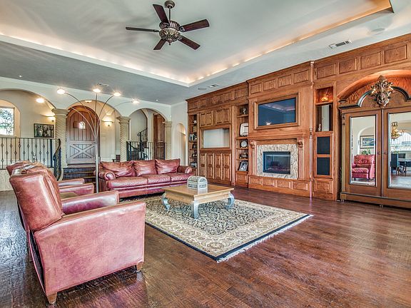 5th image of 3004 Lake Creek Dr