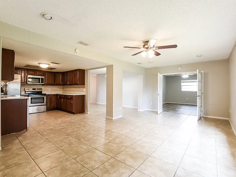 403 Blueberry Dr — Photo 3