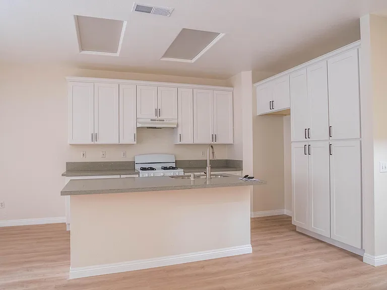 14579 Nelson Ave — Photo 8