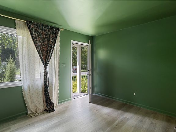 5th image of 8583 Green Lakes Rd
