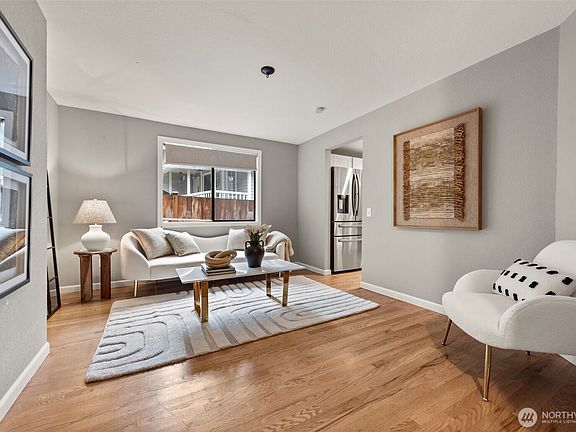 4th image of 1228 NE Brockman Place