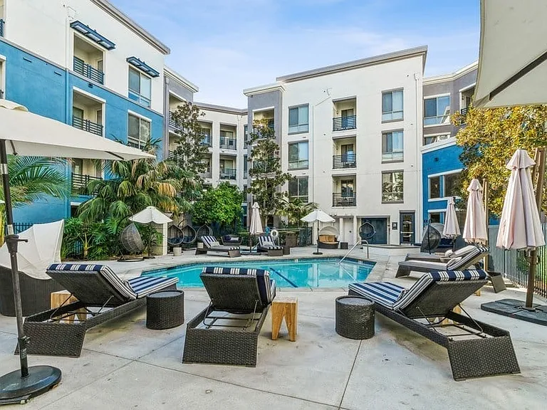 Exterior Pool