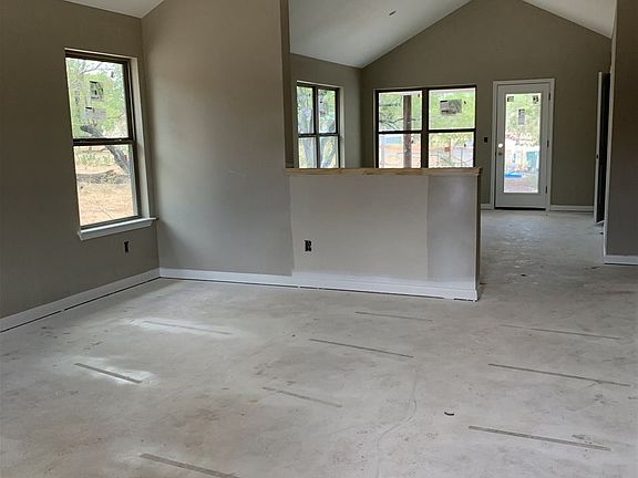 3rd image of 829 Cypress Ln