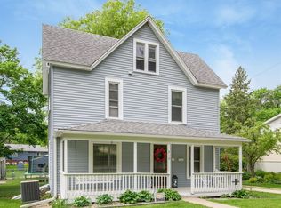210 3rd St SE, Mount Vernon, IA 52314