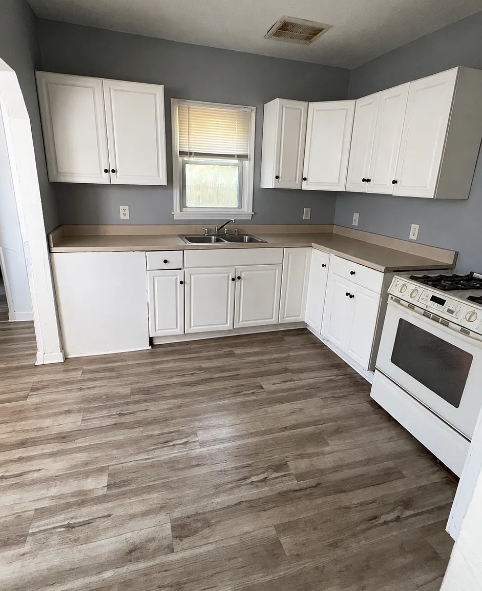 2 bed, 1000 sqft, $1,200 — Photo 2