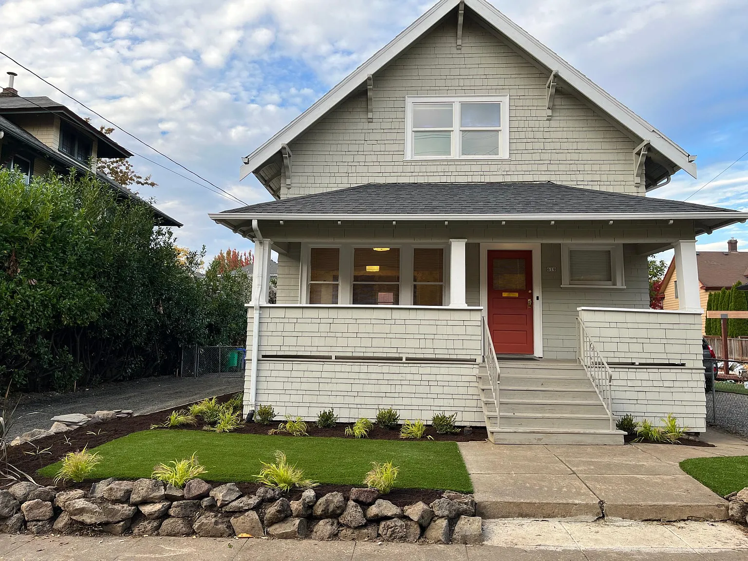 619 NE Stanton St — Photo 4
