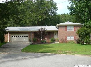 612 Fairlawn Ct, Bessemer, AL 35023