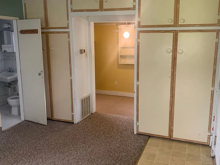 712 1/2 E Cottage Grove Ave — Photo 3