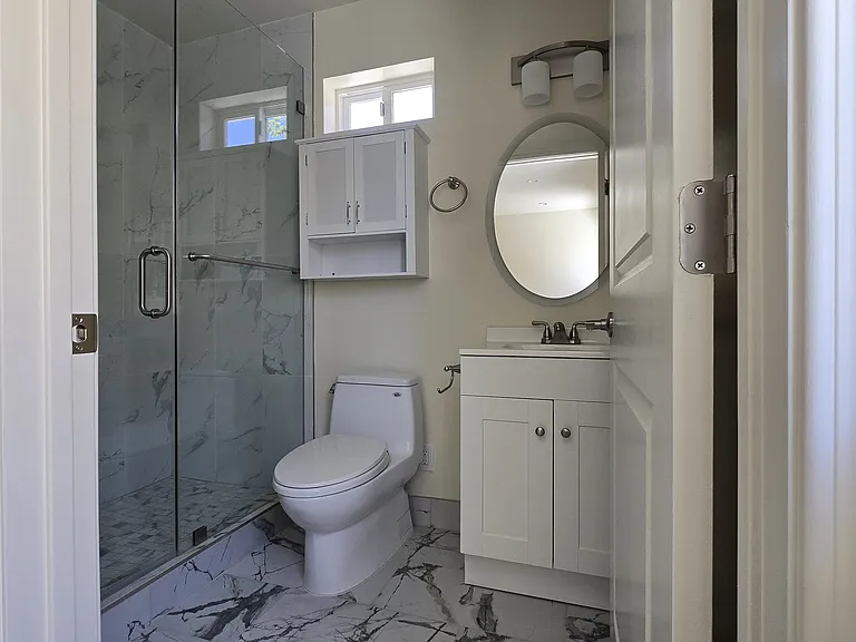 10931 Hayvenhurst Ave — Photo 11